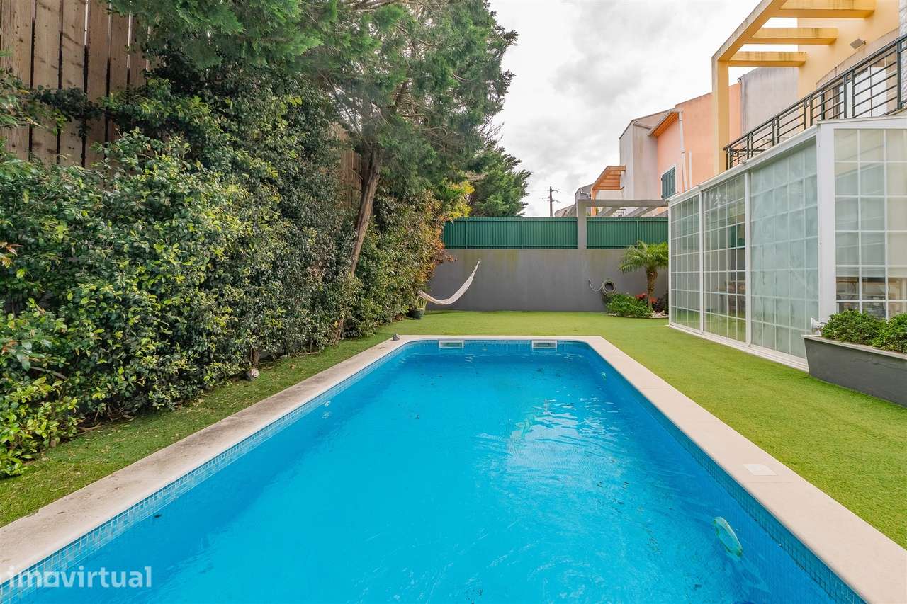Moradia T4 para arrendar com piscina aquecida em Alcabideche - Grande imagem: 3/51
