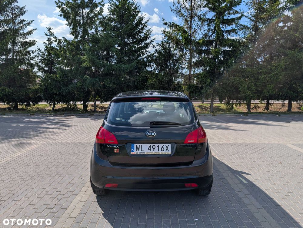 Kia Venga - 5