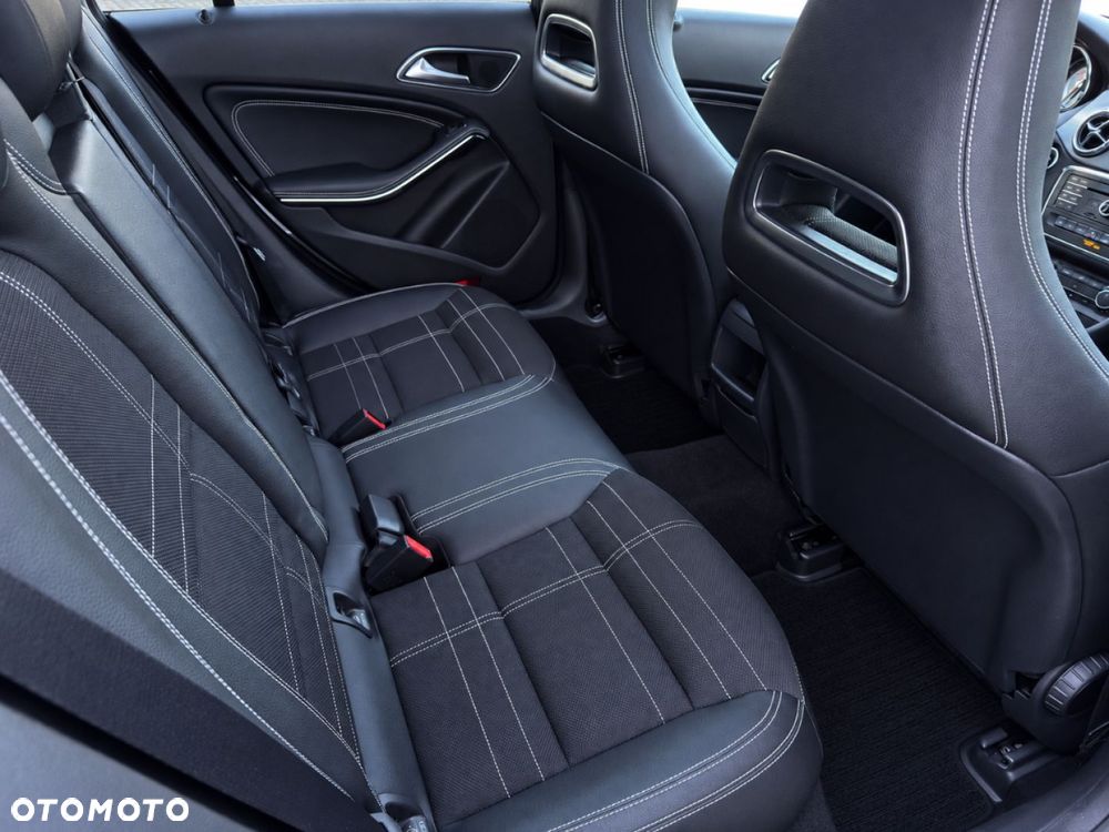 Mercedes-Benz CLA 2015