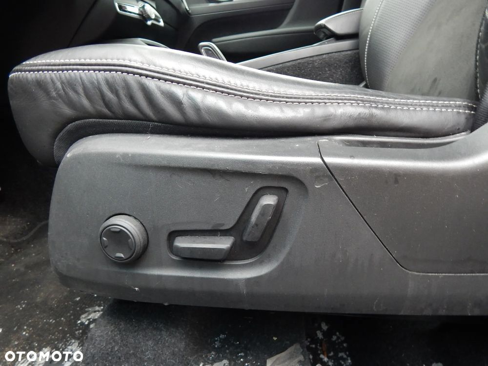 Volvo XC 40 T4 AWD R-Design - 23