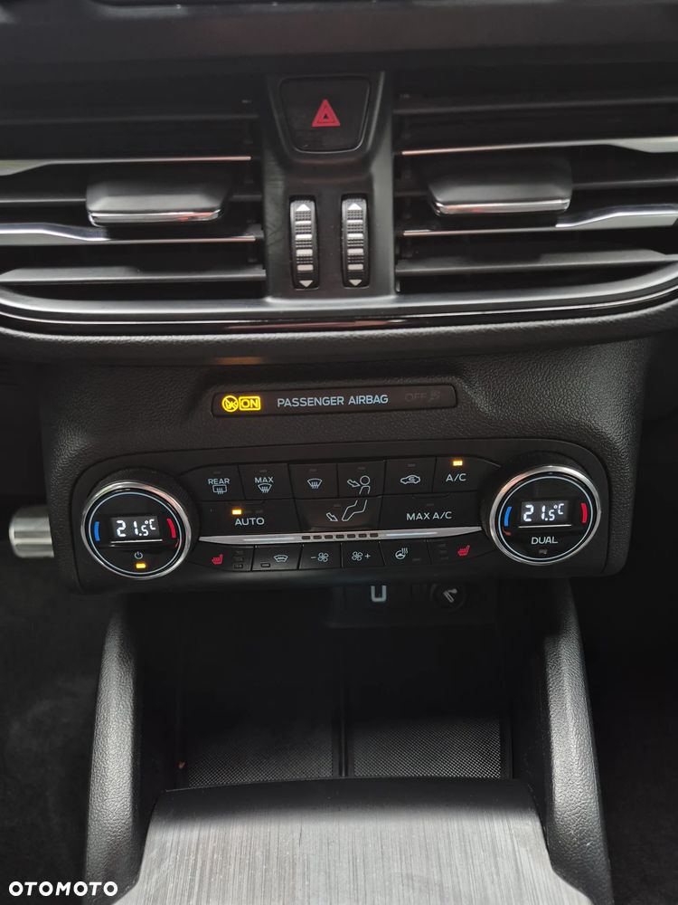 Ford Focus 1.5 EcoBoost ST-Line - 14