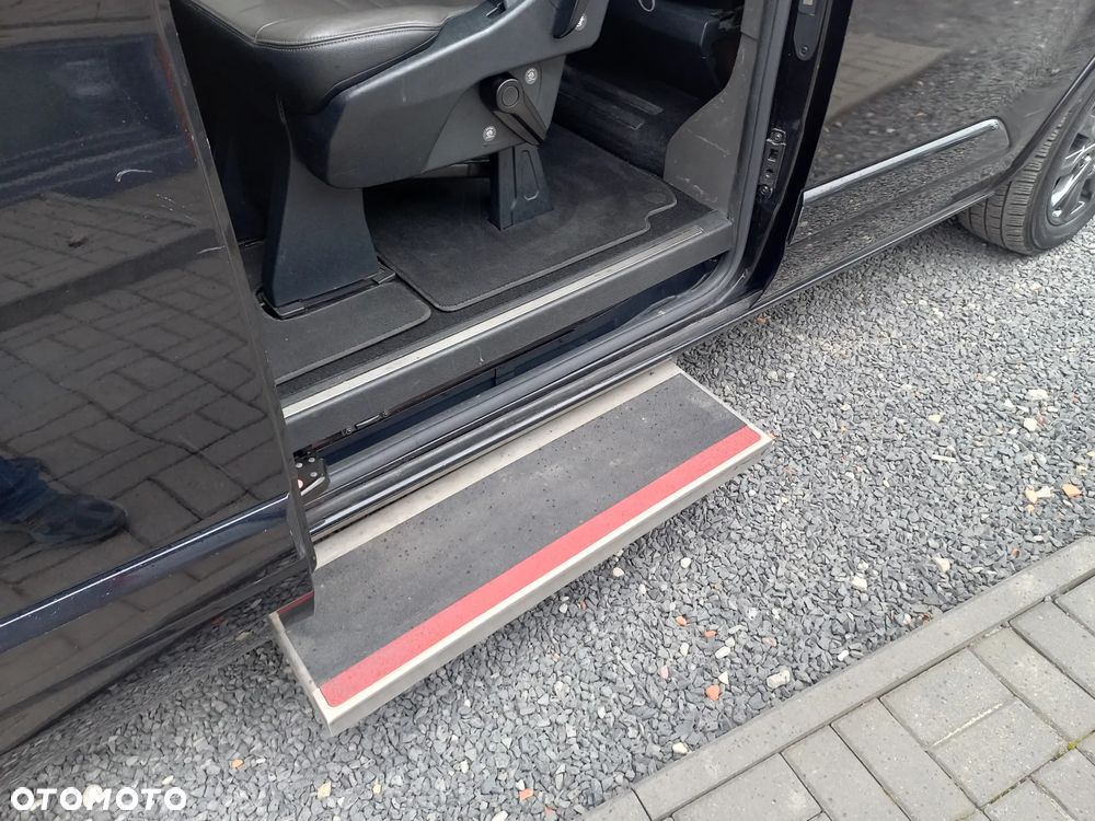 Ford Tourneo Custom - 19