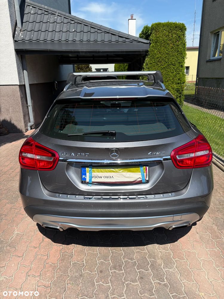Mercedes-Benz GLA 250 4-Matic - 7