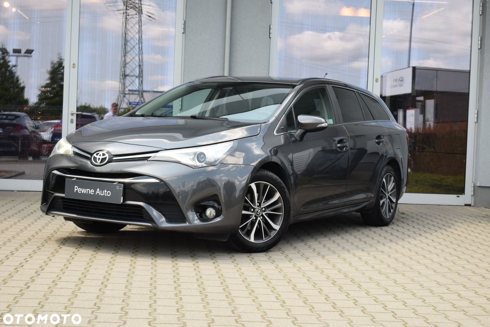 Toyota Avensis - 1