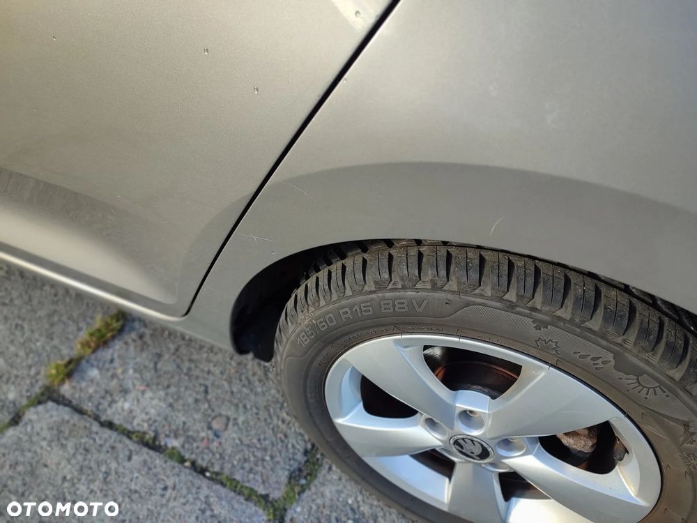 Skoda RAPID 1.2 TSI Ambition - 12