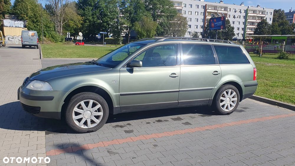 Volkswagen Passat 1.6 Comfortline - 3
