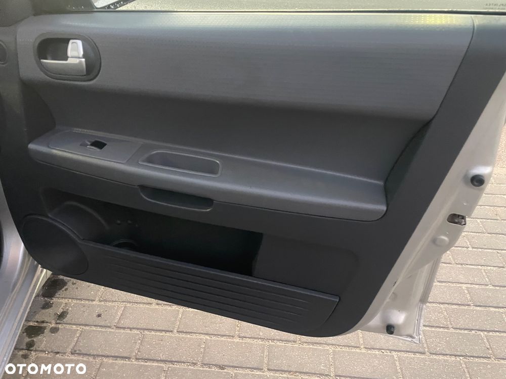 Mitsubishi Colt - 13