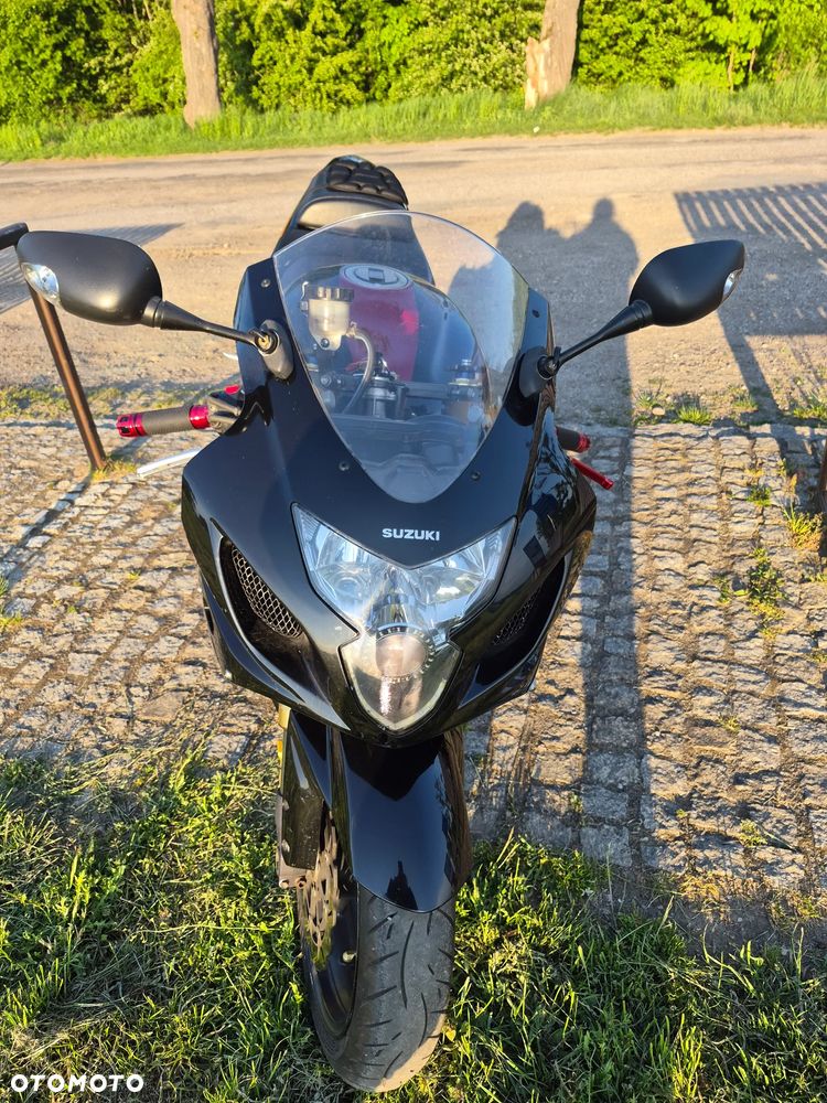 Suzuki GSX-R - 6