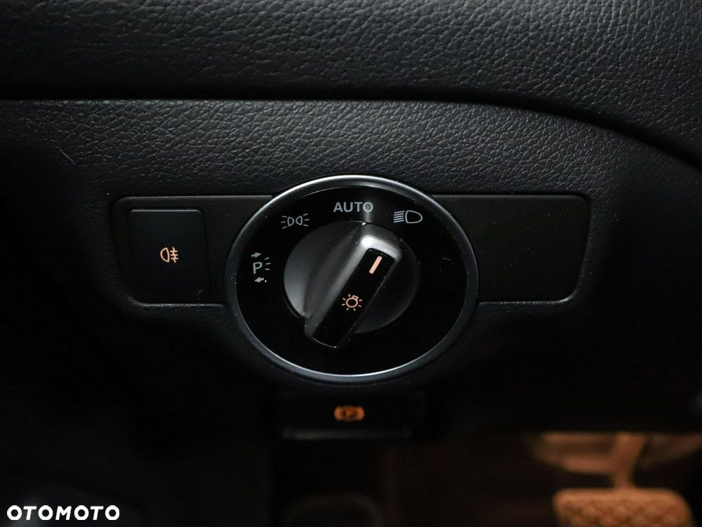 Mercedes-Benz GLA 200 7G-DCT Style - 34