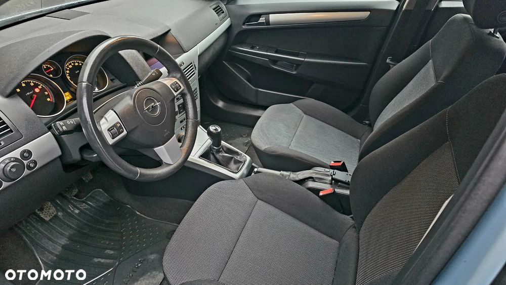 Opel Astra 1.6 Innovation - 20