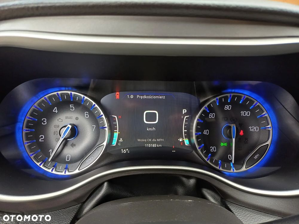 Chrysler Pacifica - 14