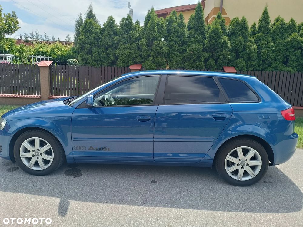 Audi A3 Sportback 1.6 TDI DPF Ambiente - 1