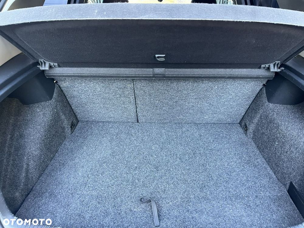 Volkswagen Golf - 26