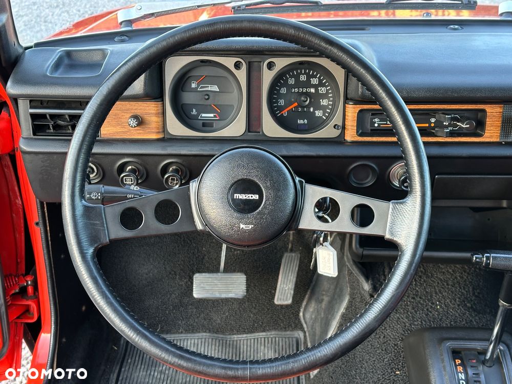Mazda 323 - 28