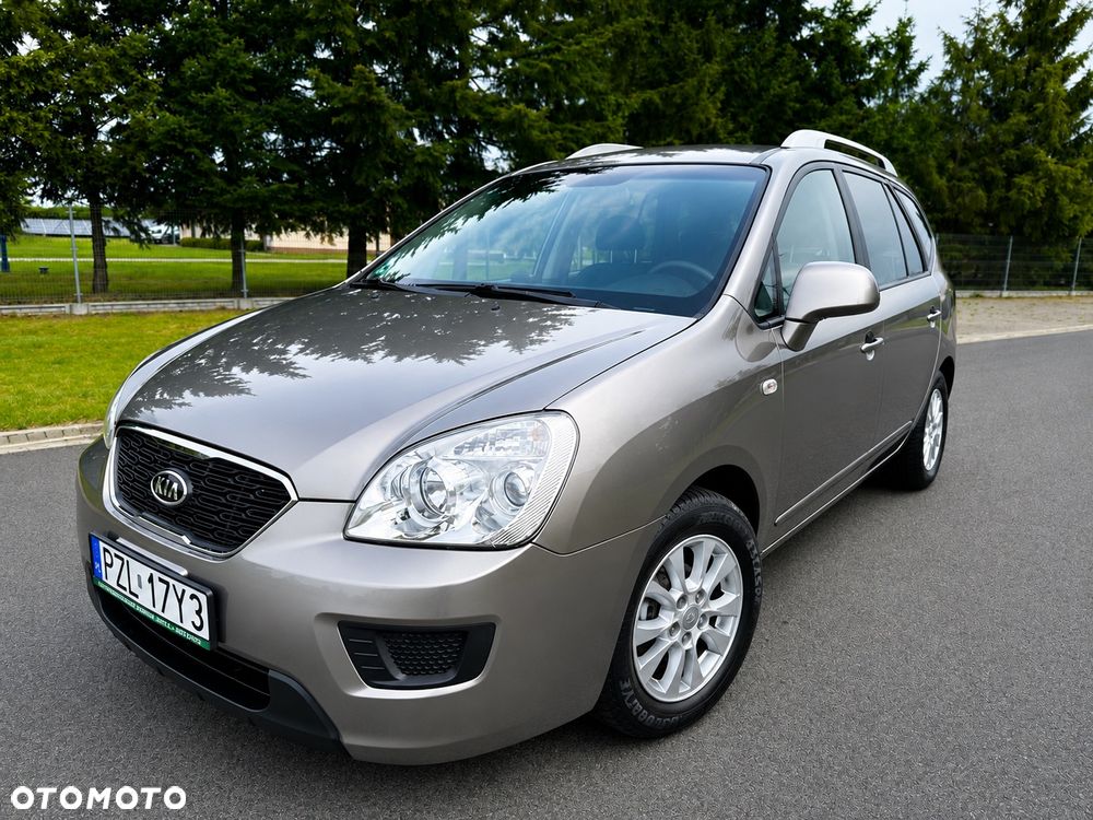 Kia Carens 1.7 CRDi 115 Fifa World Cup Edition - 1