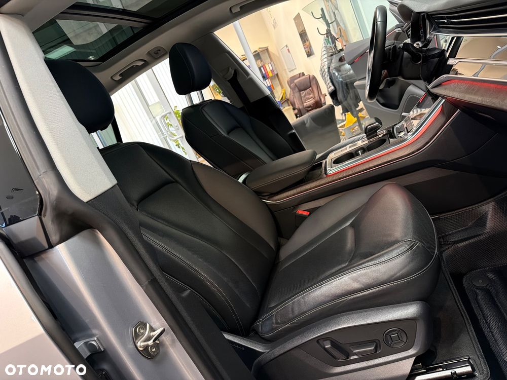 Audi Q8 55 TFSI quattro tiptronic - 34