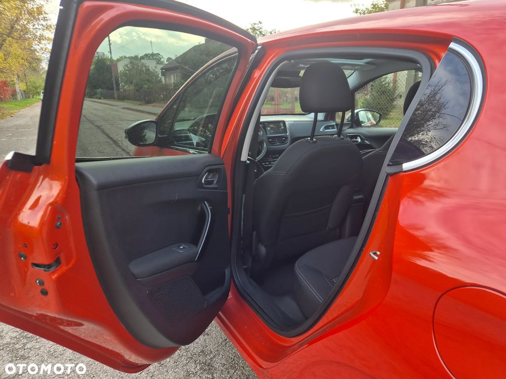 Peugeot 208 165 THP Stop & Start Allure - 17