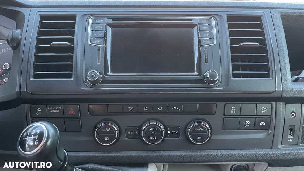 Volkswagen Caravelle LR Comfortline 4M - 12