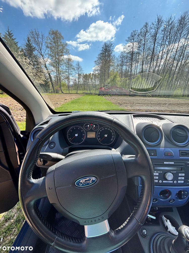 Ford Fiesta - 12