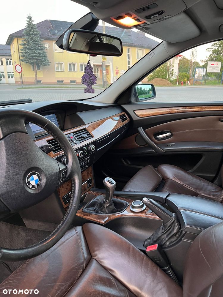 BMW Seria 5 525d - 10