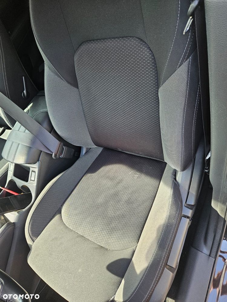 Qashqai J11 13- poduszka fotela pasażera - 1