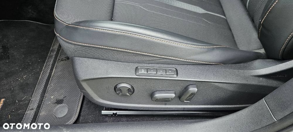 Cupra Leon Sportstourer 2.0 TSI 4Drive VZ Cup DSG - 13