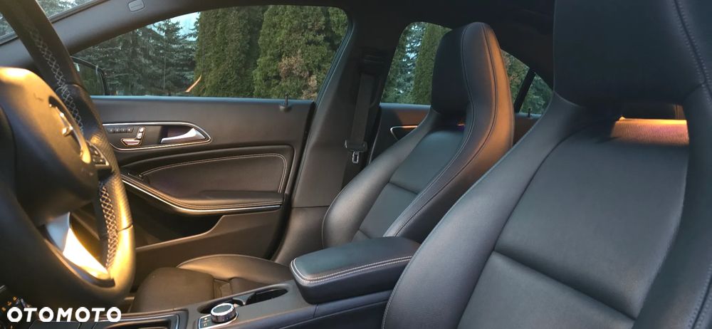 Mercedes-Benz CLA 250 4Matic 7G-DCT SCORE - 17