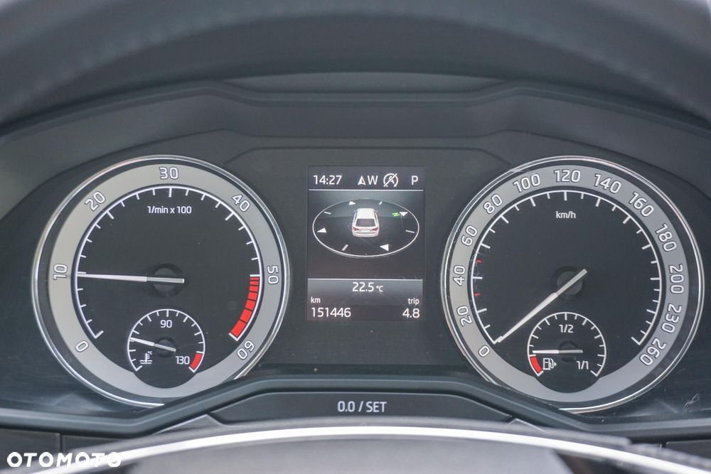 Skoda Superb 2.0 TDI SCR Style DSG - 25