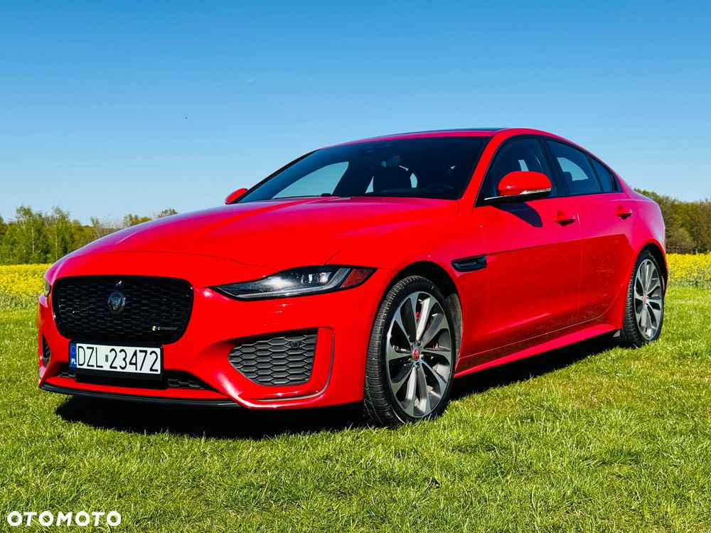 Jaguar XE 2.0 P300 AWD R-Dynamic S - 2