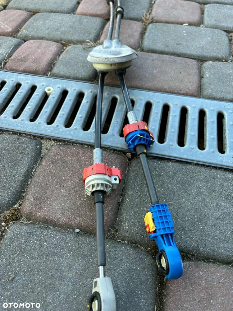 Nissan qashqai J10 2.0 benzyna (Wybrane części - OPIS) - 9