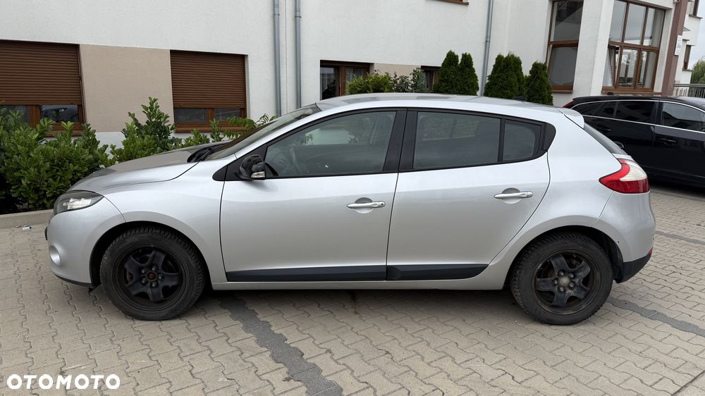 Renault Megane 2011 photo 2