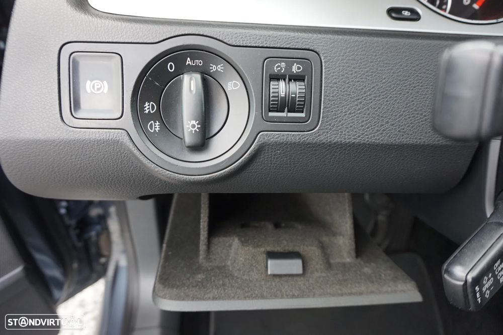 VW Passat 2.0 TDI BM Confortline - 39