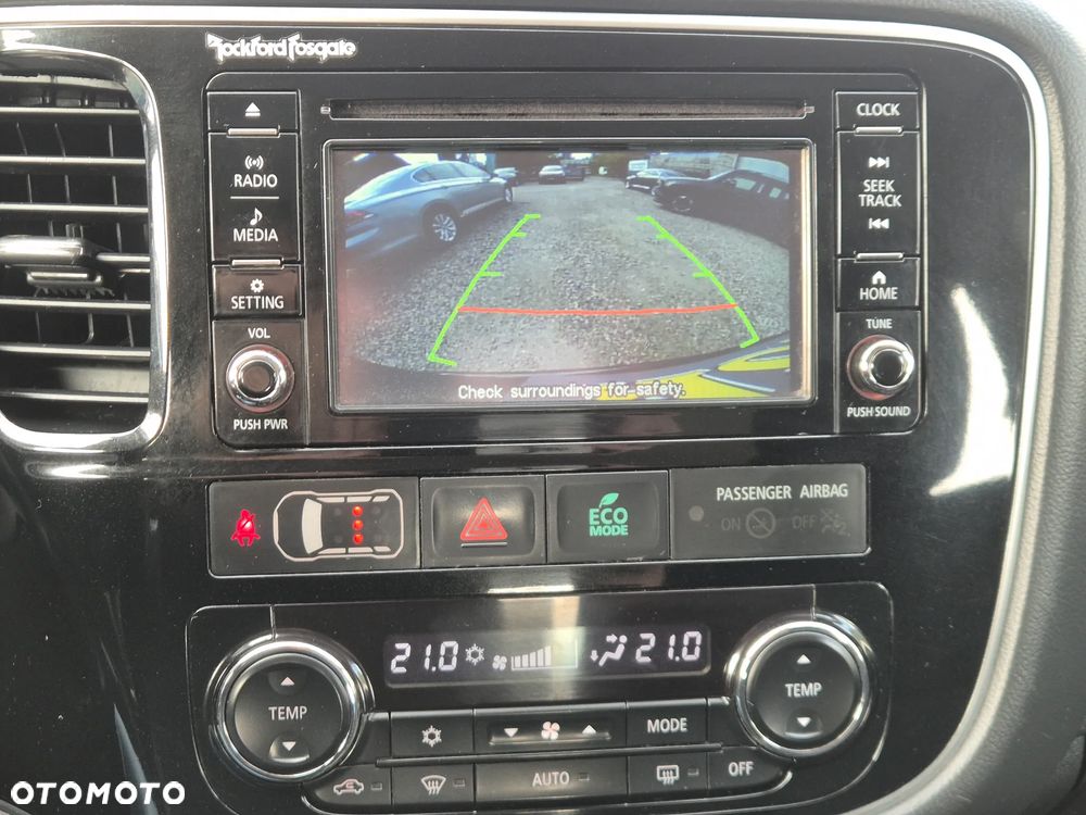 Mitsubishi Outlander - 19