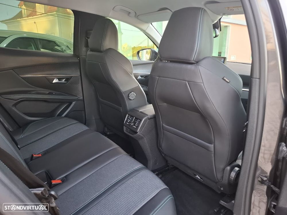 Peugeot 3008 1.2 PureTech Allure EAT8 - 36