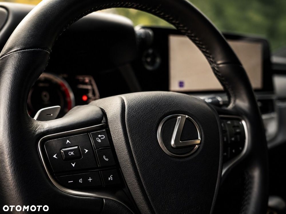 Lexus ES 300h Business Edition - 21