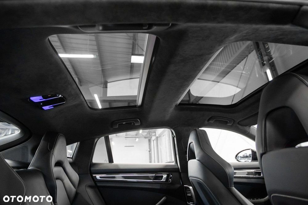 Porsche Panamera Turbo - 23