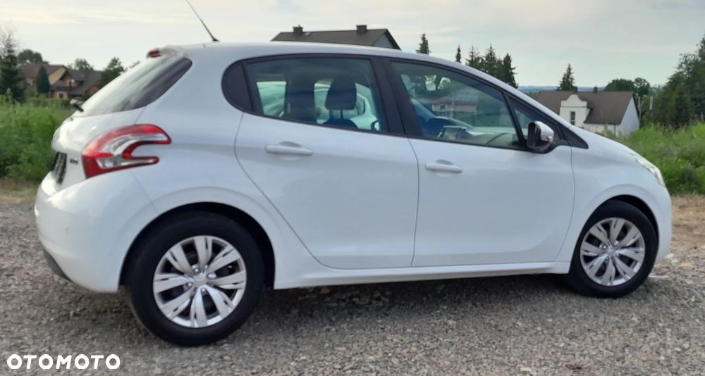 Peugeot 208 - 25