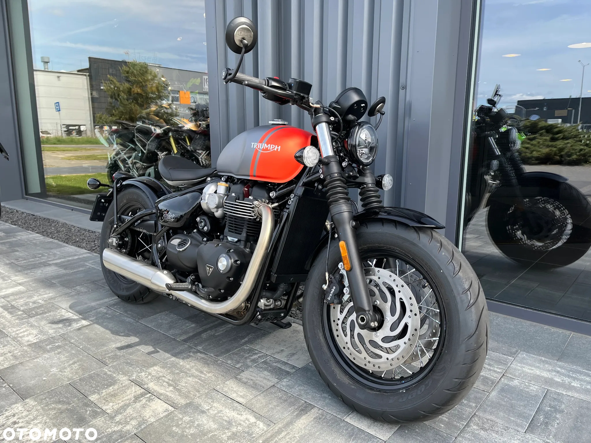 Triumph Bonneville Bobber - 3