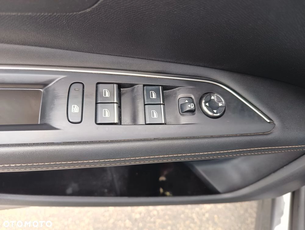 Peugeot 3008 225 e-EAT8 GT Pack - 12