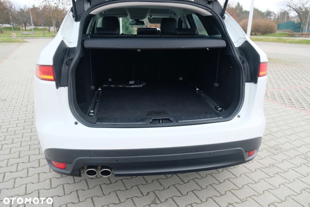 Jaguar F-Pace 20d AWD R-Sport - 13