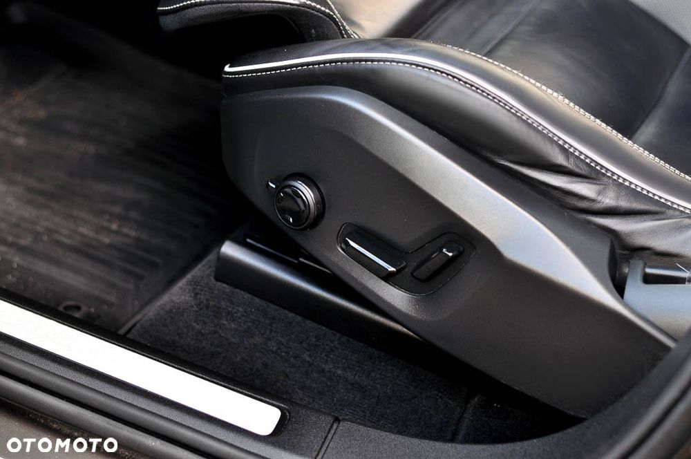 Volvo XC 60 T6 AWD Recharge Geartronic RDesign - 38