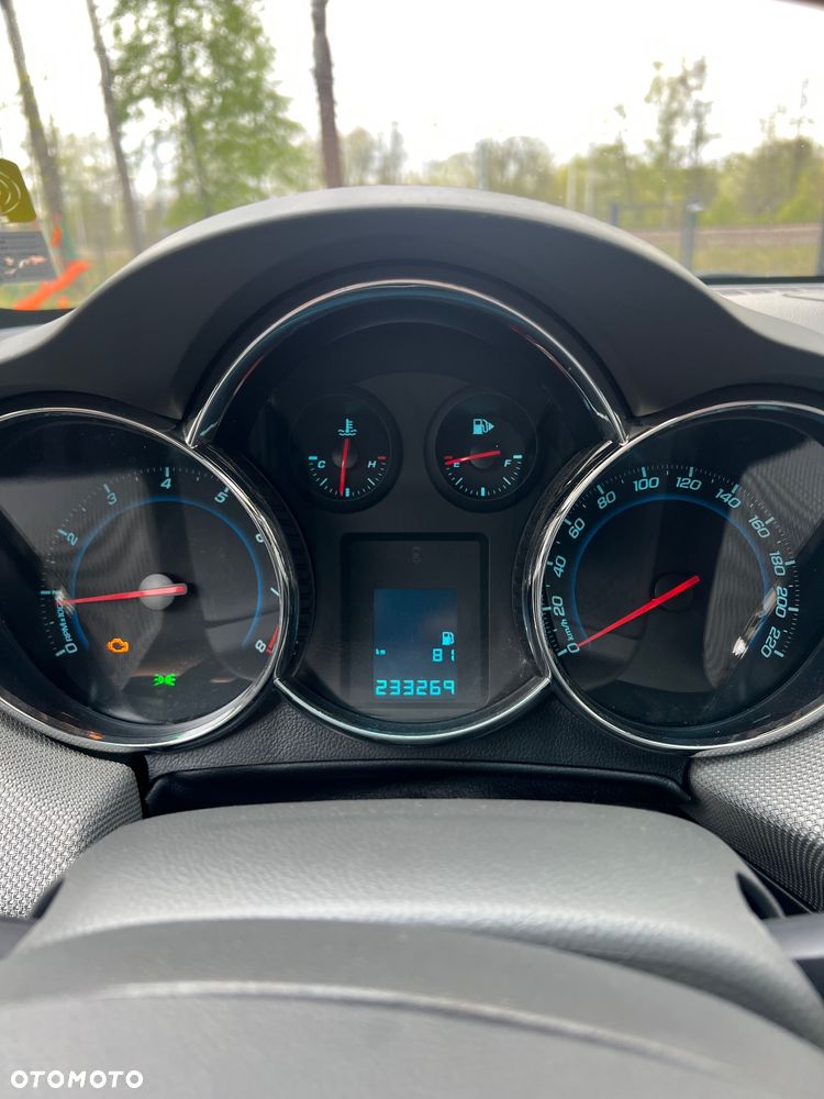 Chevrolet Cruze 1.8 LT - 13