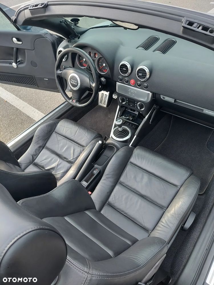 Audi TT Coupé 1.8T Quattro - 17