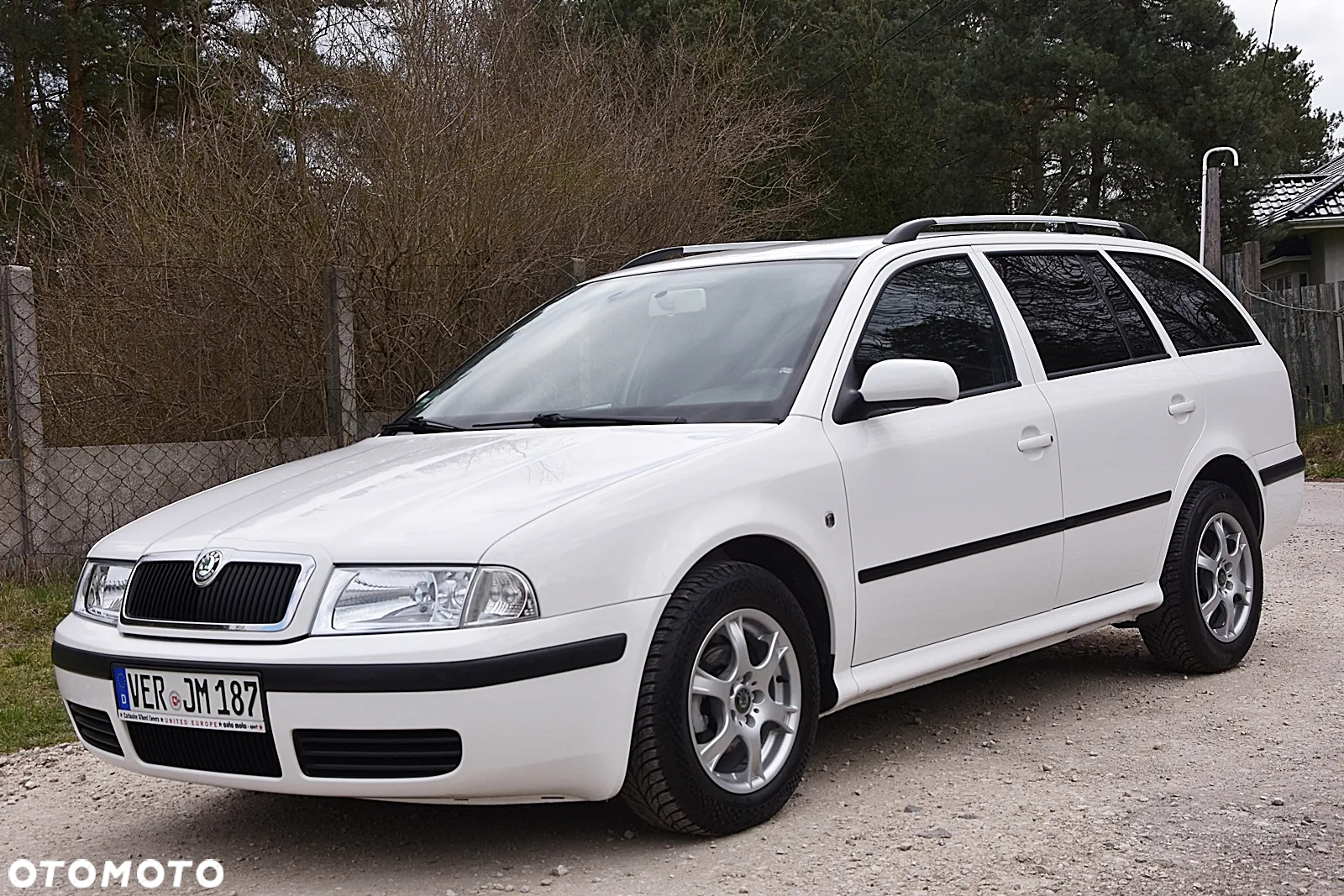 Skoda Octavia 1.6 Combi Ambiente - 9
