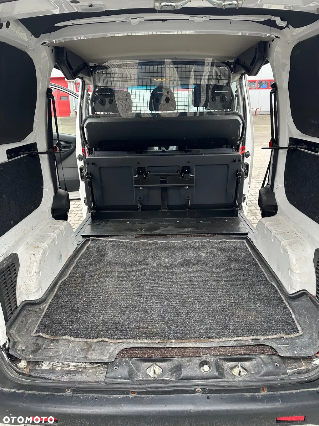 Nissan NV200 - 15