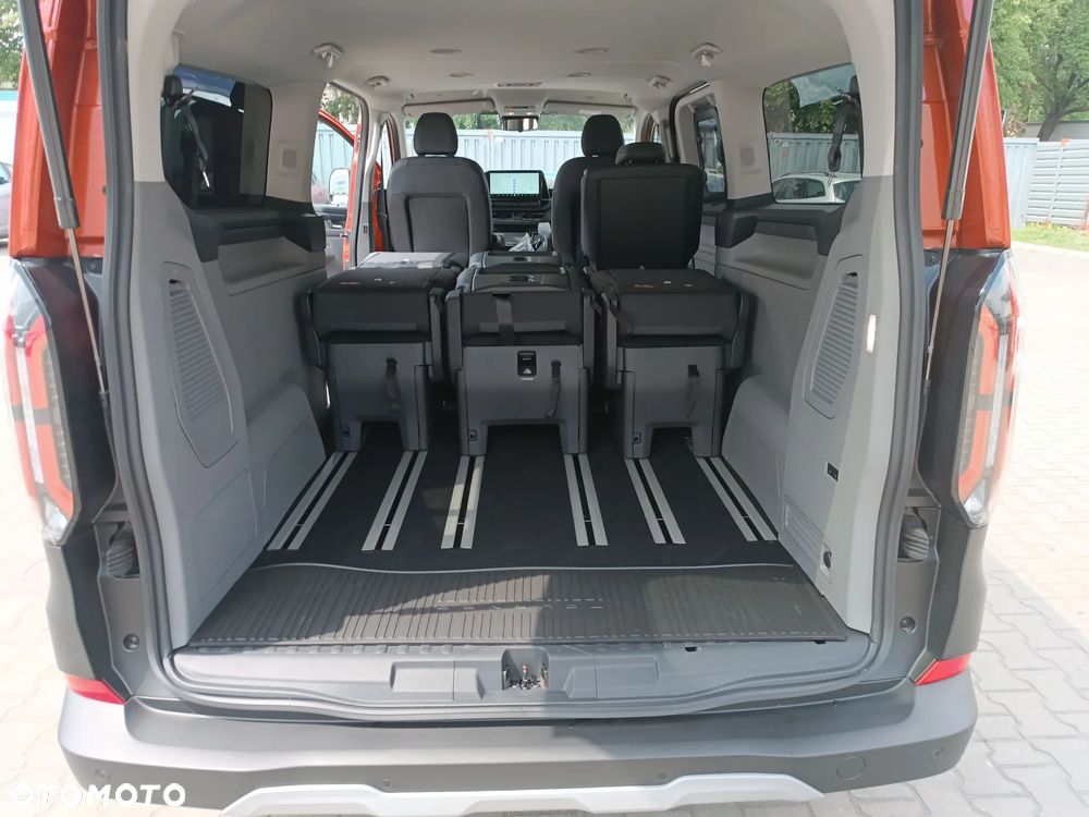 Ford Tourneo Custom 2.0 EcoBlue L2 Titanium SelectShift - 28