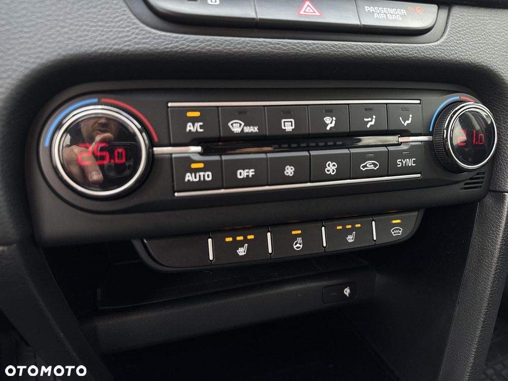 Kia XCeed 1.5 T-GDI Business Line DCT - 22