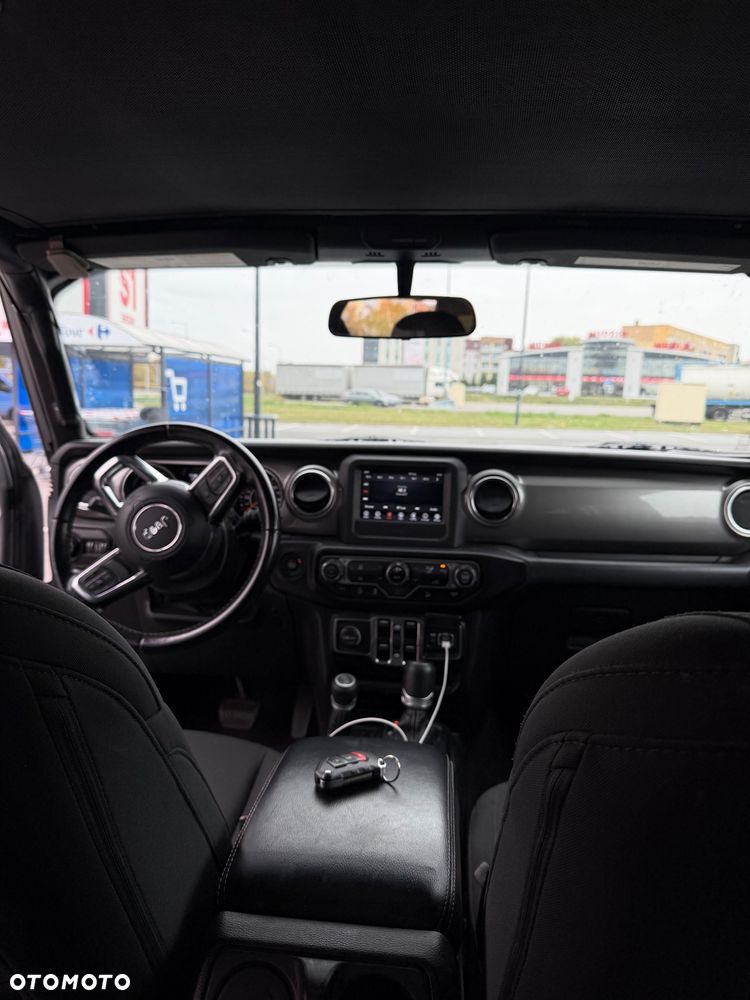 Jeep Wrangler - 20