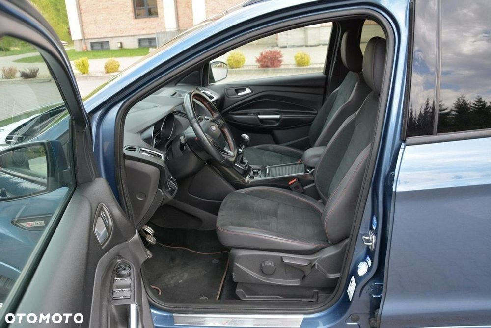 Ford Kuga 2.0 TDCi 4x4 ST-Line - 15