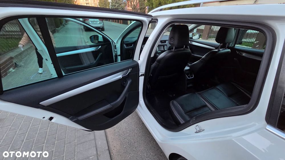 Skoda Octavia 1.6 TDI DPF DSG Elegance - 37